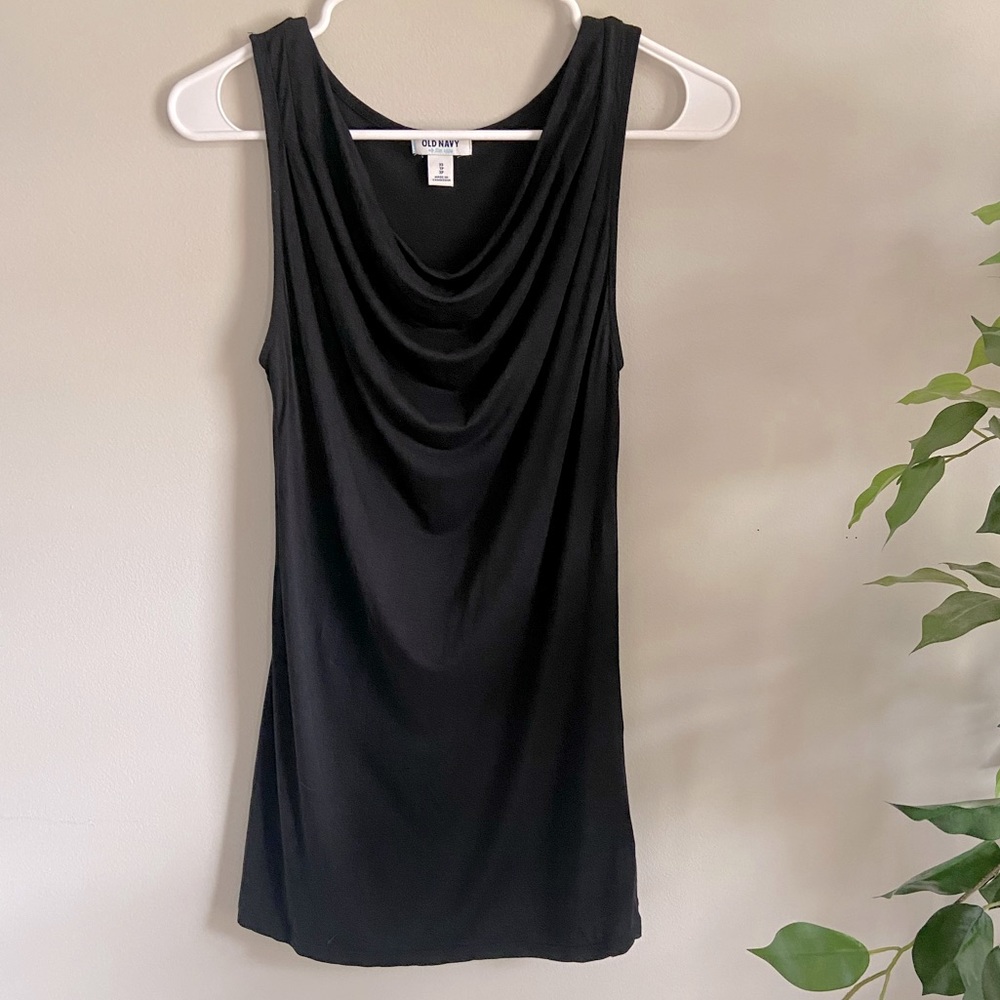 2 / 12! ✨✨Old Navy sleeveless top